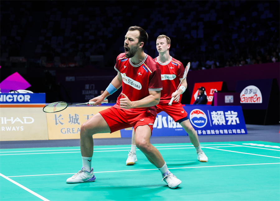 雪运动中 雪运动中