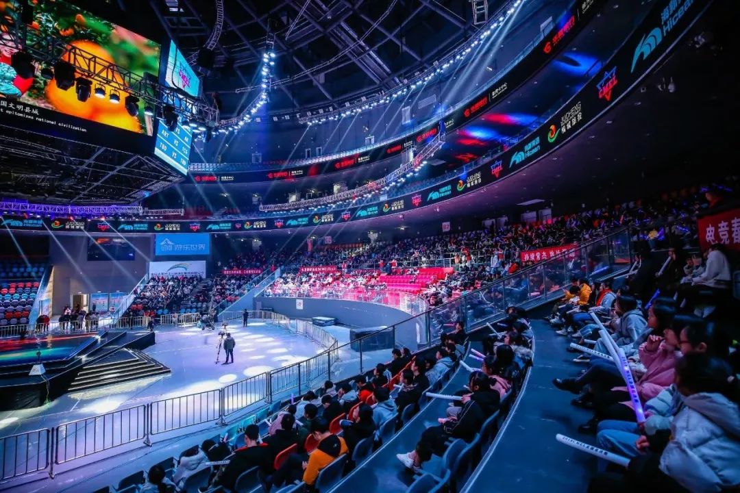 年轻人投身 年轻人投身